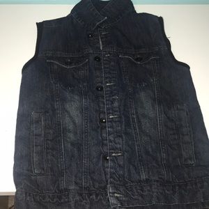 Sleeveless jean jacket